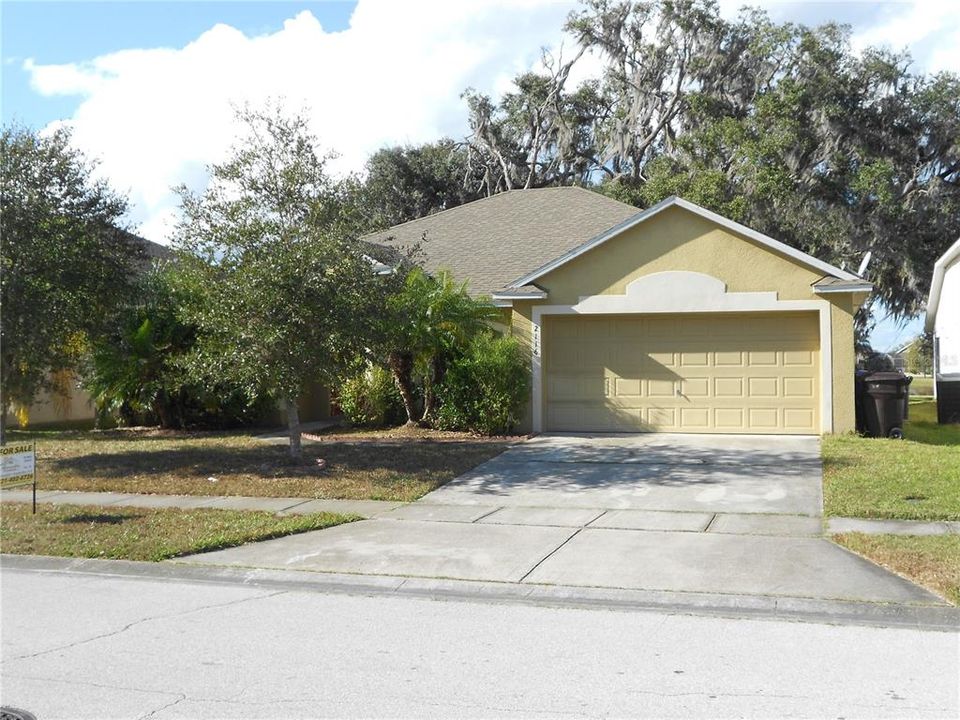 Recently Rented: $2,100 (4 beds, 2 baths, 2100 Square Feet)