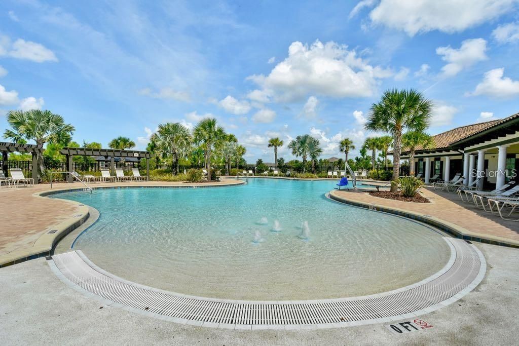 Под контрактом: $2,785 (5 спален, 3 ванн, 2604 Квадратных фут)