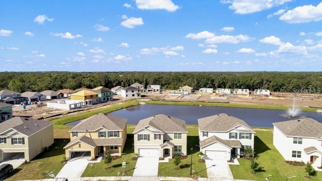 Под контрактом: $2,785 (5 спален, 3 ванн, 2604 Квадратных фут)