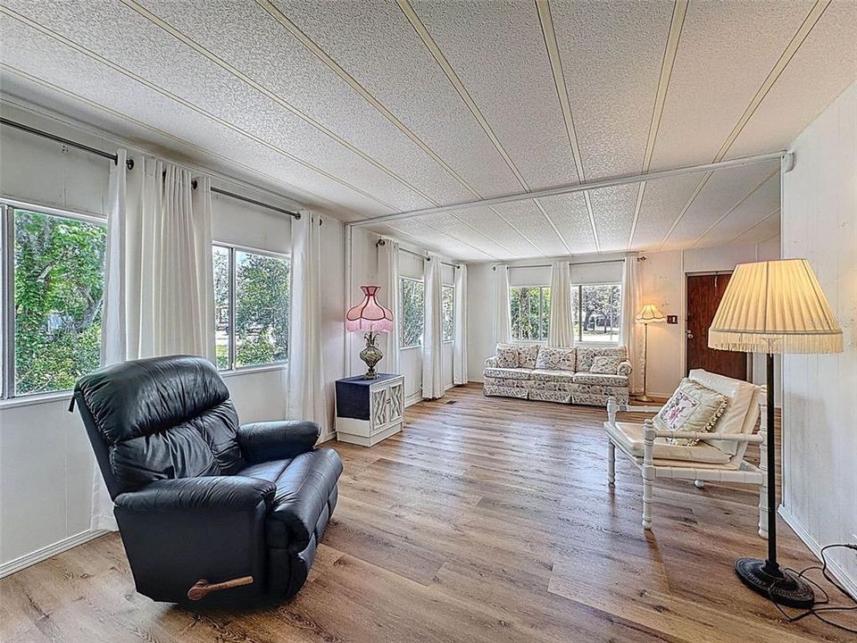 待售: $157,500 (3 贝兹, 2 浴室, 1380 平方英尺)