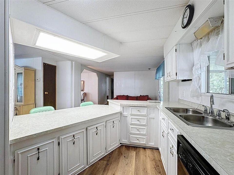 待售: $157,500 (3 贝兹, 2 浴室, 1380 平方英尺)