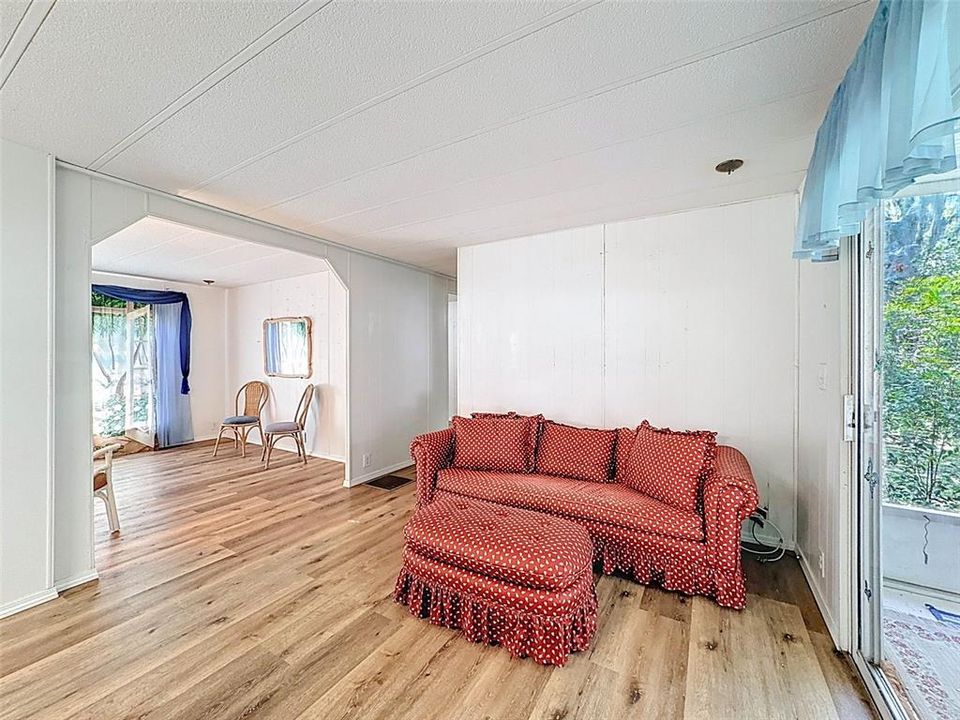 待售: $157,500 (3 贝兹, 2 浴室, 1380 平方英尺)