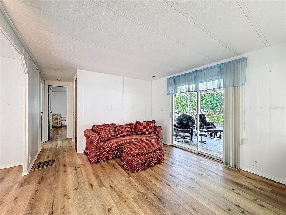 待售: $157,500 (3 贝兹, 2 浴室, 1380 平方英尺)