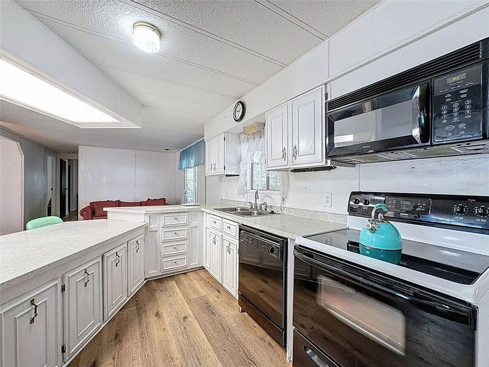 待售: $157,500 (3 贝兹, 2 浴室, 1380 平方英尺)