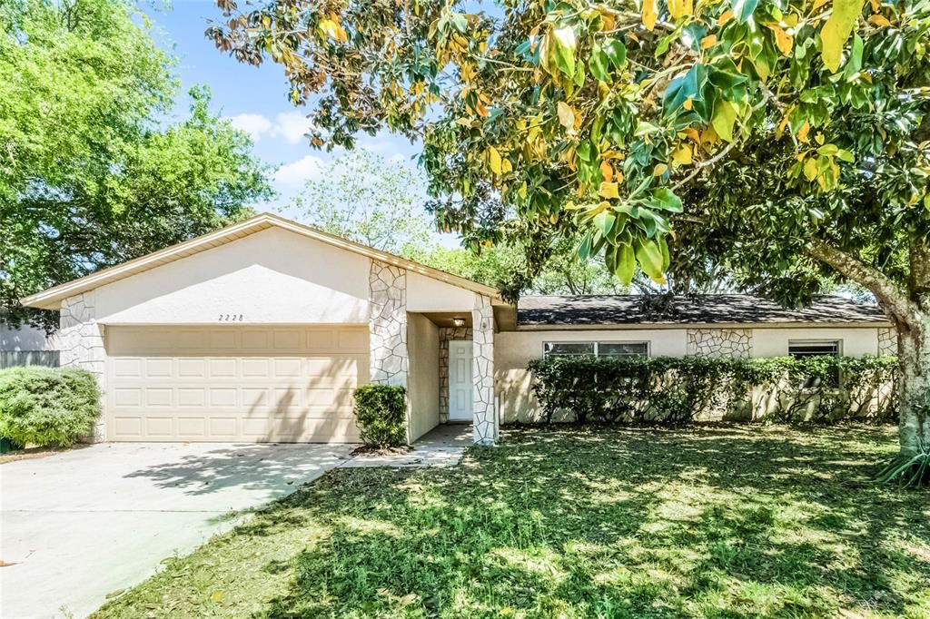 Recently Sold: $325,000 (3 beds, 2 baths, 1255 Square Feet)