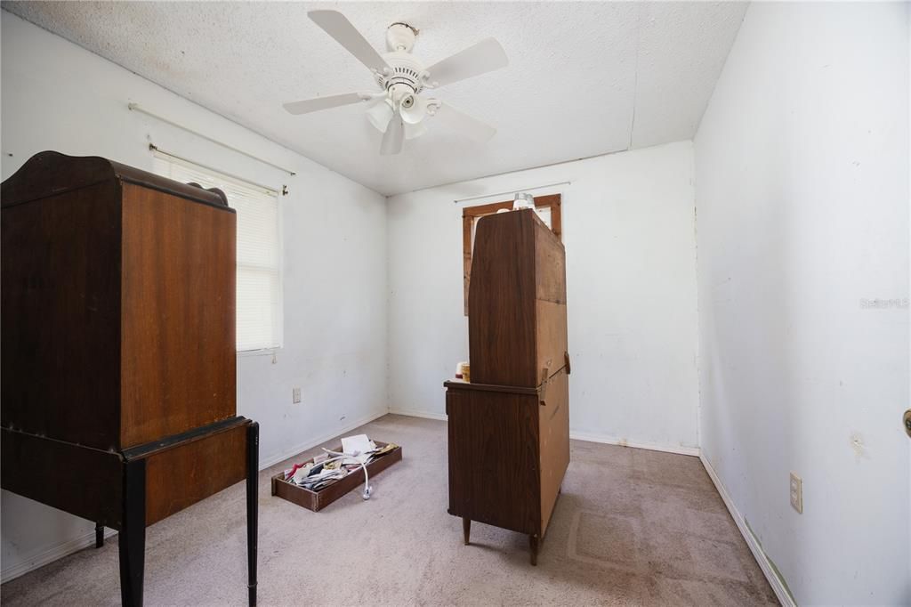 待售: $260,000 (3 贝兹, 2 浴室, 1800 平方英尺)