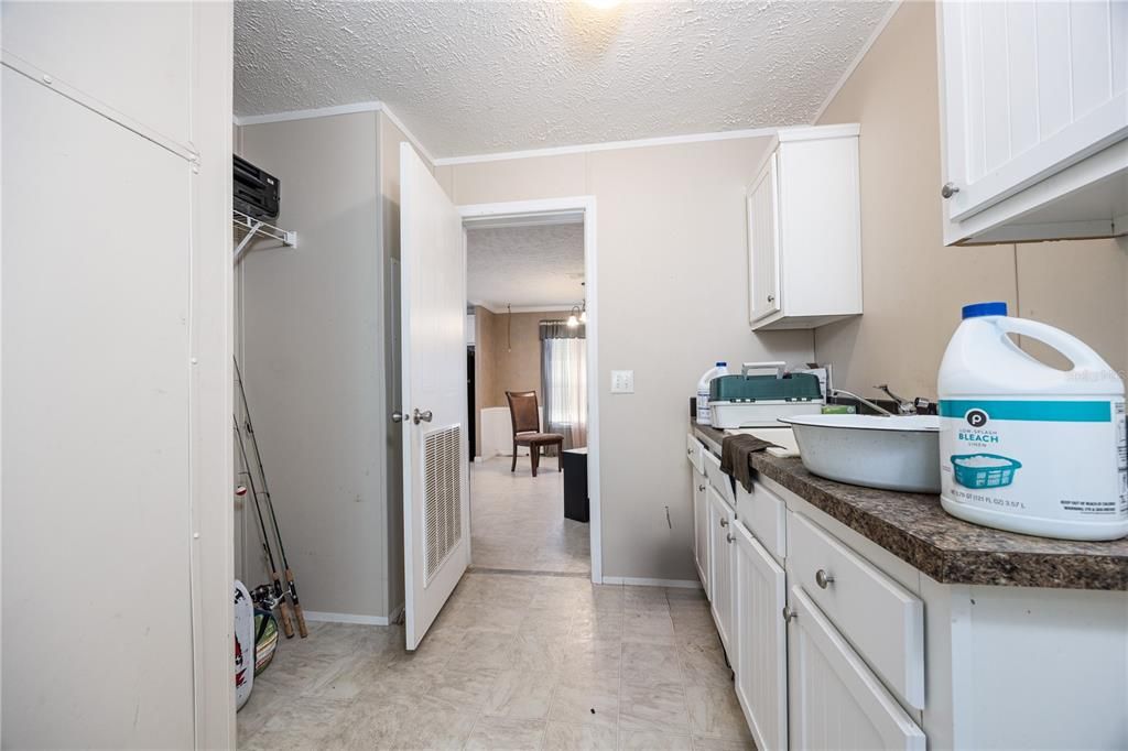 待售: $260,000 (3 贝兹, 2 浴室, 1800 平方英尺)