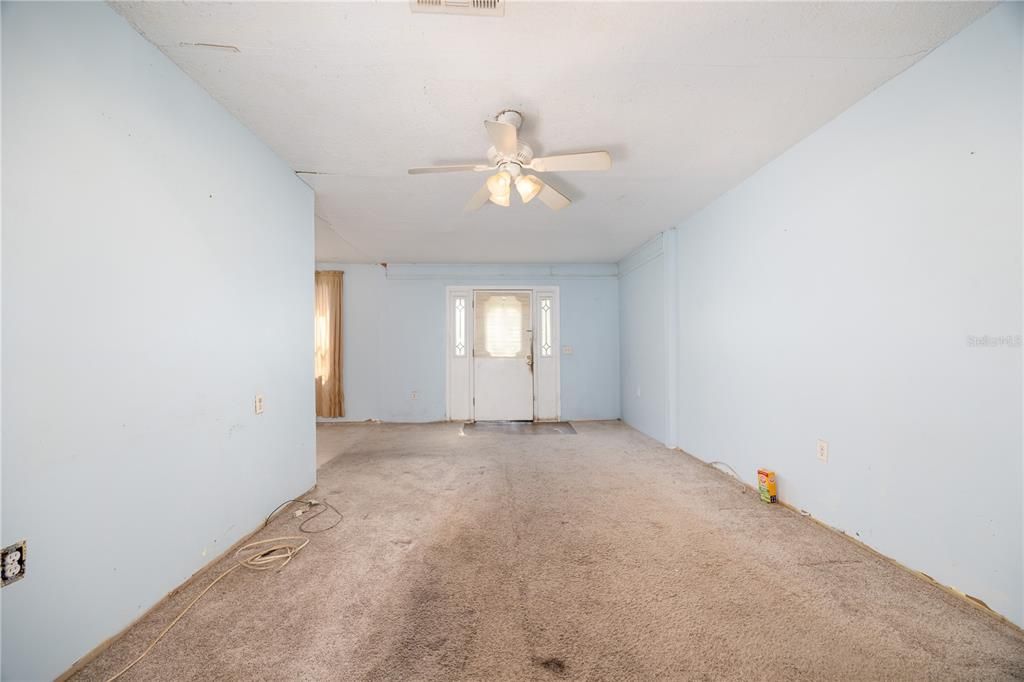 待售: $260,000 (3 贝兹, 2 浴室, 1800 平方英尺)