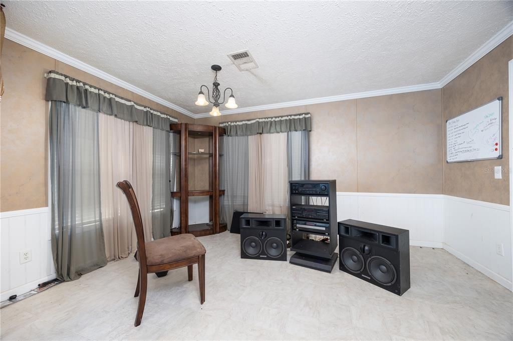 待售: $260,000 (3 贝兹, 2 浴室, 1800 平方英尺)