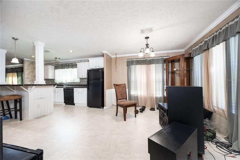 待售: $260,000 (3 贝兹, 2 浴室, 1800 平方英尺)