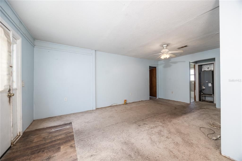 待售: $260,000 (3 贝兹, 2 浴室, 1800 平方英尺)