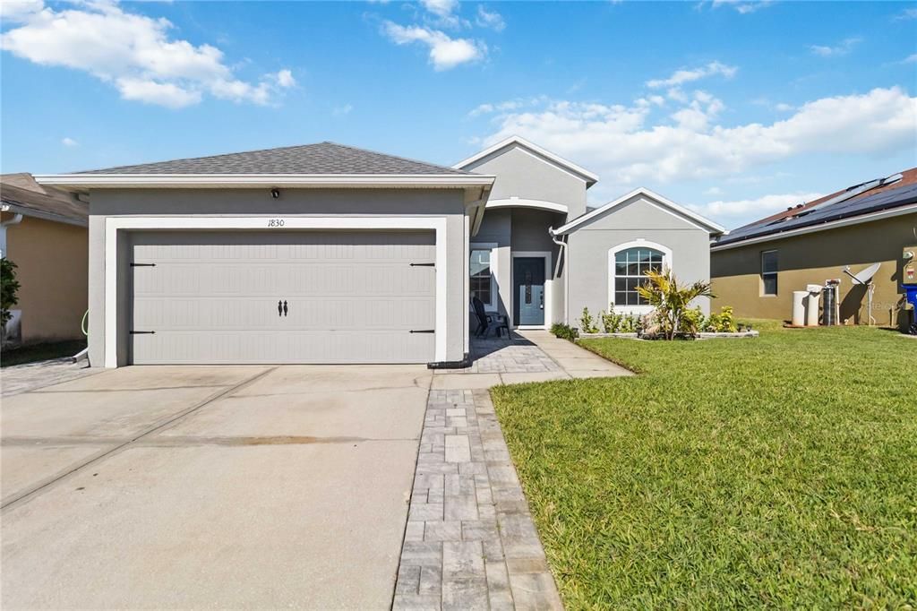 Recently Rented: $2,295 (3 beds, 2 baths, 1557 Square Feet)