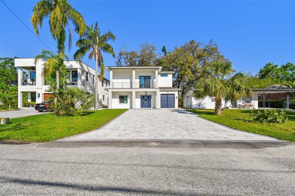 For Sale: $1,999,999 (5 beds, 3 baths, 3634 Square Feet)