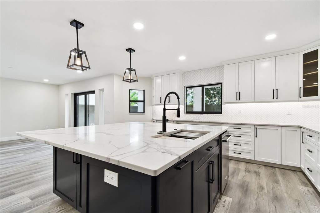 For Sale: $1,999,999 (5 beds, 3 baths, 3634 Square Feet)