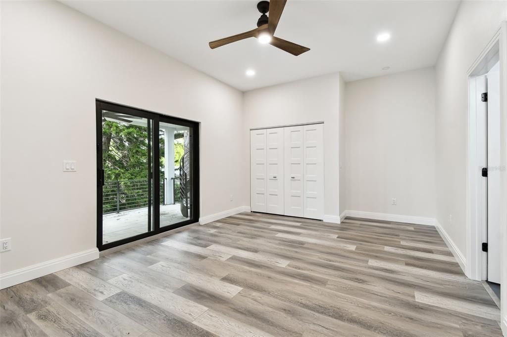 For Sale: $1,999,999 (5 beds, 3 baths, 3634 Square Feet)