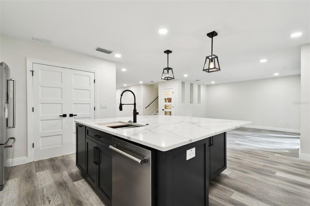For Sale: $1,999,999 (5 beds, 3 baths, 3634 Square Feet)