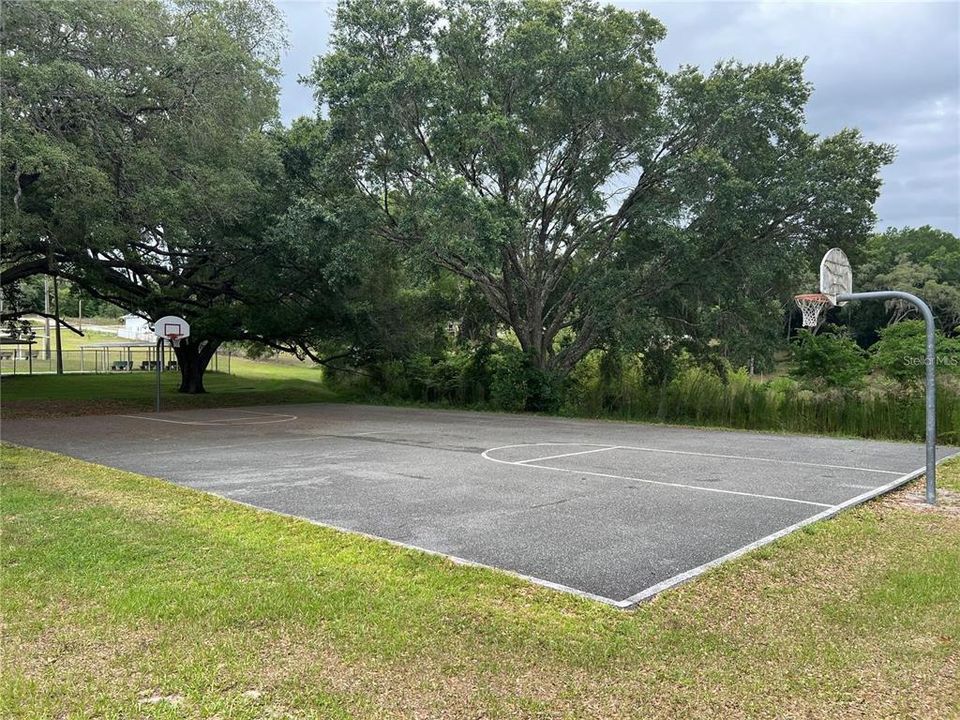 Activo con contrato: $225,900 (3 camas, 2 baños, 1394 Pies cuadrados)