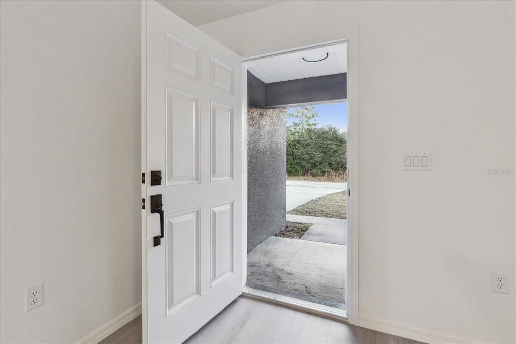 Activo con contrato: $225,900 (3 camas, 2 baños, 1394 Pies cuadrados)