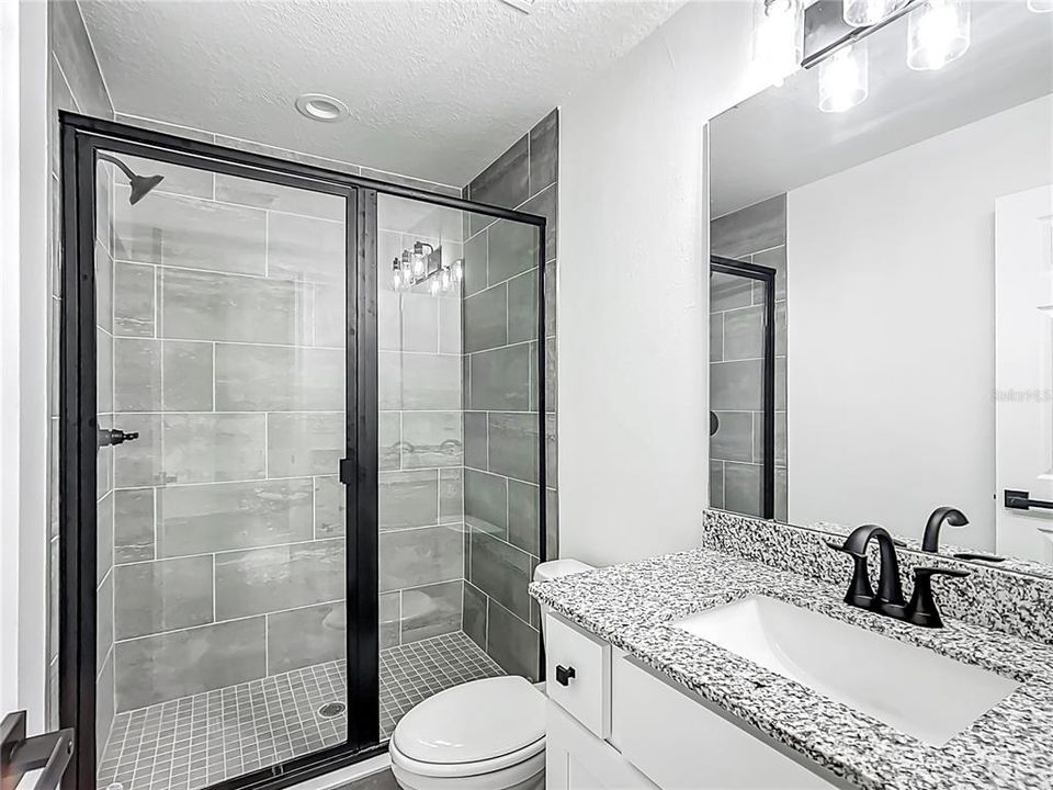 Activo con contrato: $225,900 (3 camas, 2 baños, 1394 Pies cuadrados)