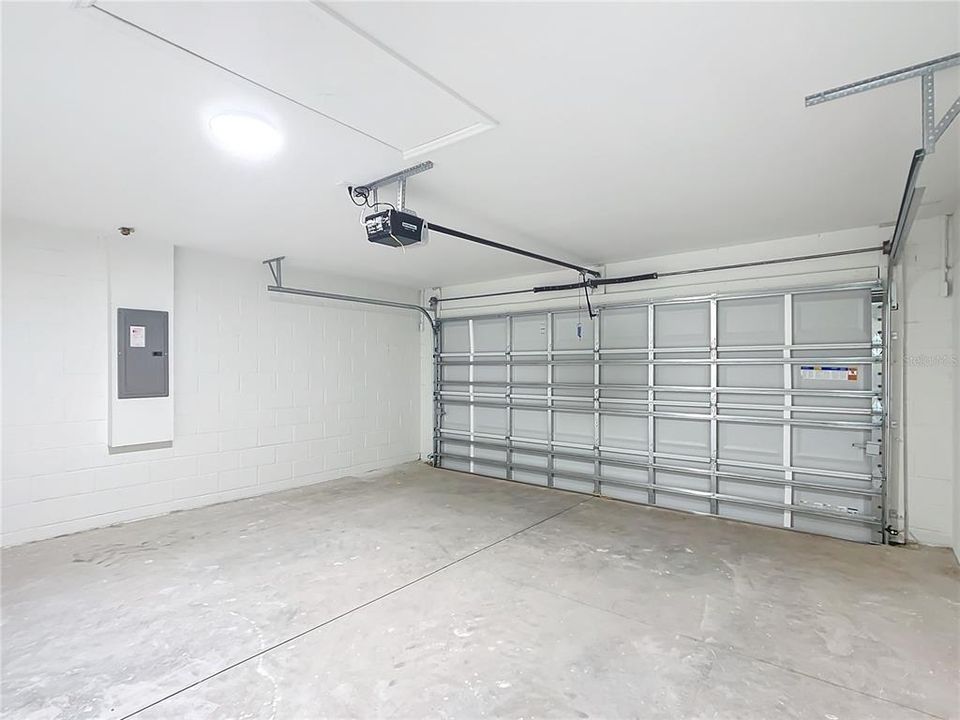 Activo con contrato: $225,900 (3 camas, 2 baños, 1394 Pies cuadrados)