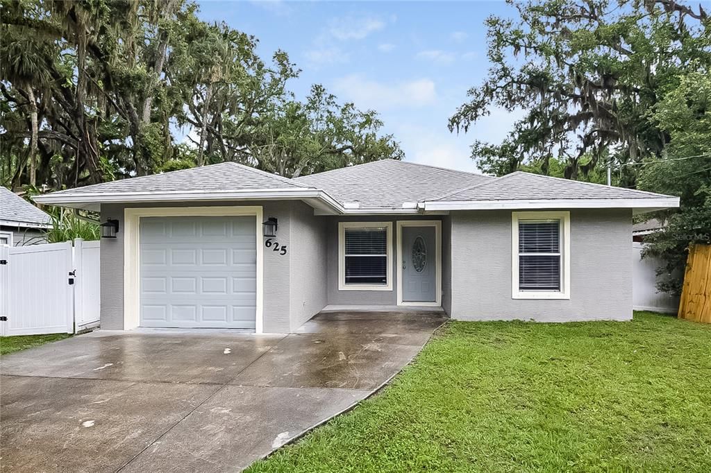 Recently Rented: $1,865 (3 beds, 2 baths, 1246 Square Feet)