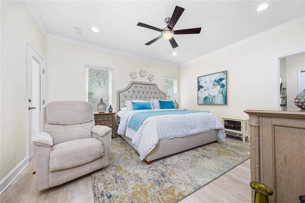 Active With Contract: $559,000 (2 beds, 2 baths, 1776 Square Feet)