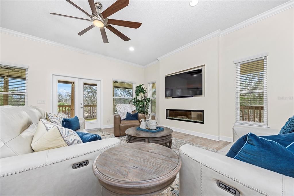 Active With Contract: $559,000 (2 beds, 2 baths, 1776 Square Feet)