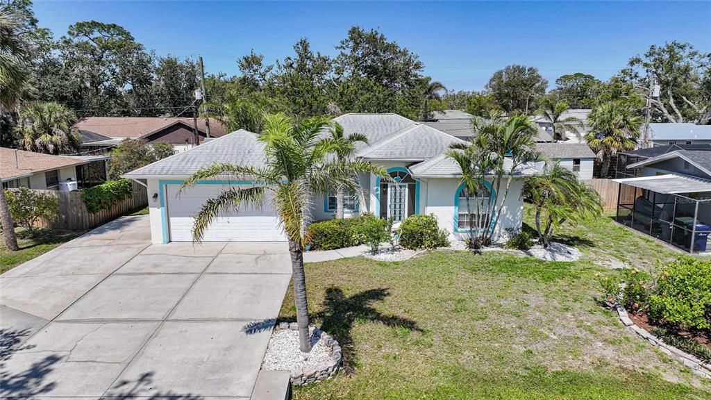 Recently Sold: $330,000 (2 beds, 2 baths, 1258 Square Feet)