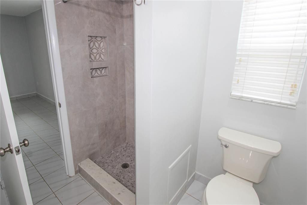 Active With Contract: $2,950 (3 beds, 2 baths, 1573 Square Feet)