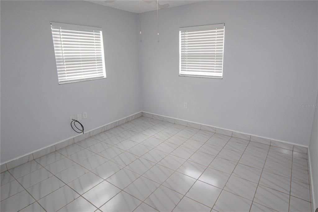 Active With Contract: $2,950 (3 beds, 2 baths, 1573 Square Feet)