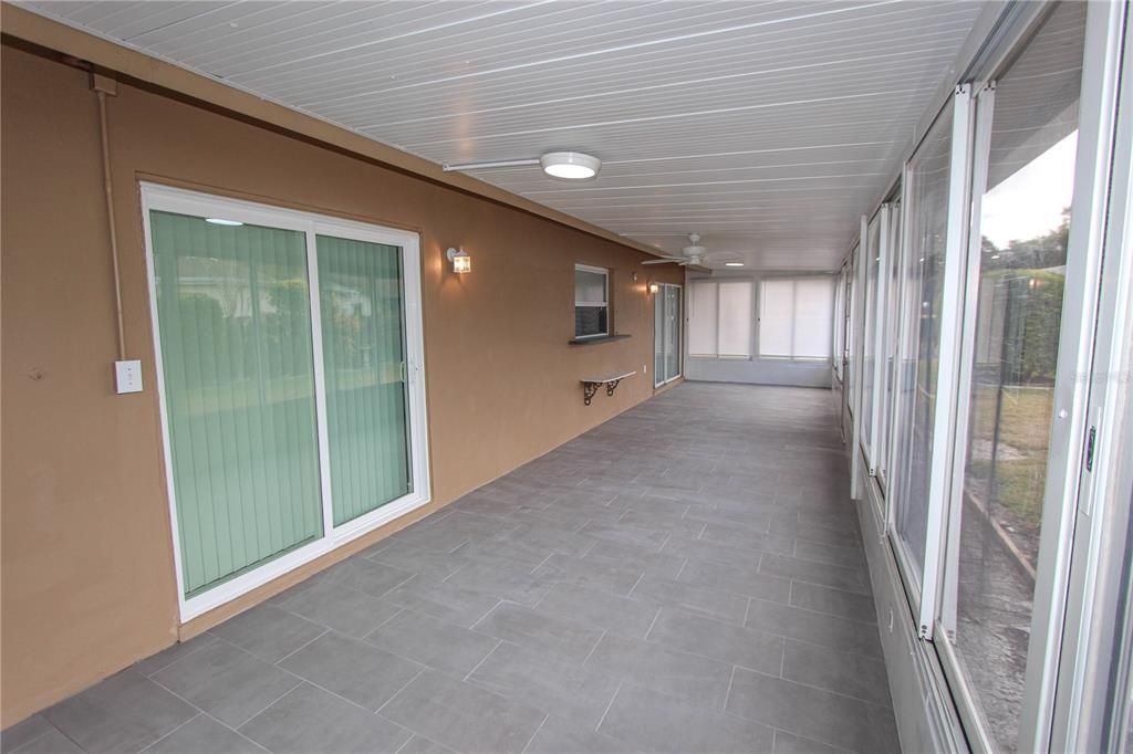 Active With Contract: $2,950 (3 beds, 2 baths, 1573 Square Feet)