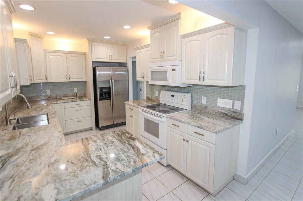 Active With Contract: $2,950 (3 beds, 2 baths, 1573 Square Feet)