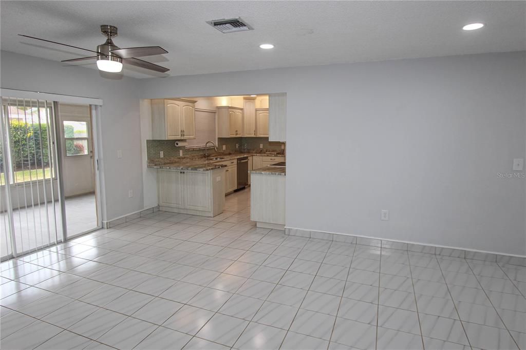 Active With Contract: $2,950 (3 beds, 2 baths, 1573 Square Feet)