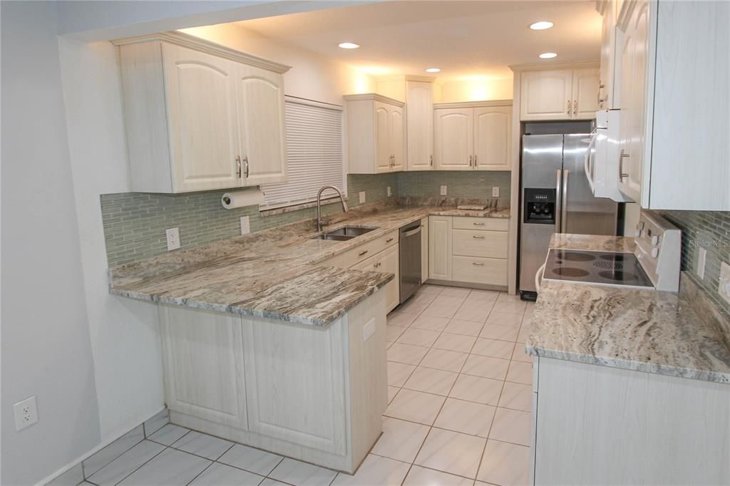 Active With Contract: $2,950 (3 beds, 2 baths, 1573 Square Feet)