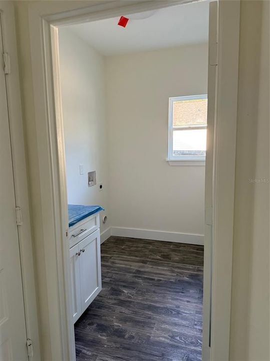 На продажу: $405,000 (4 спален, 2 ванн, 1951 Квадратных фут)