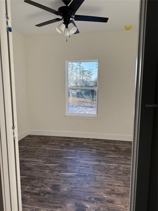 На продажу: $405,000 (4 спален, 2 ванн, 1951 Квадратных фут)