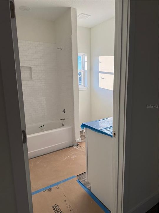 На продажу: $405,000 (4 спален, 2 ванн, 1951 Квадратных фут)