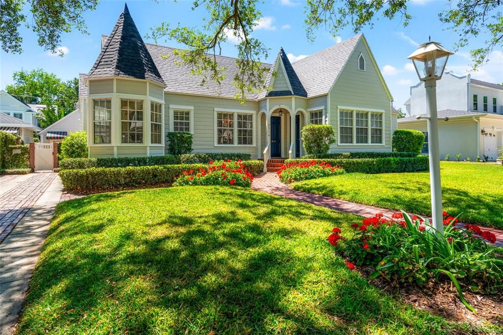 Недавно продано: $1,450,000 (4 спален, 3 ванн, 2328 Квадратных фут)