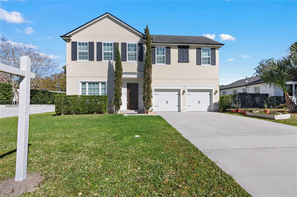 Recently Sold: $799,990 (4 beds, 3 baths, 2205 Square Feet)
