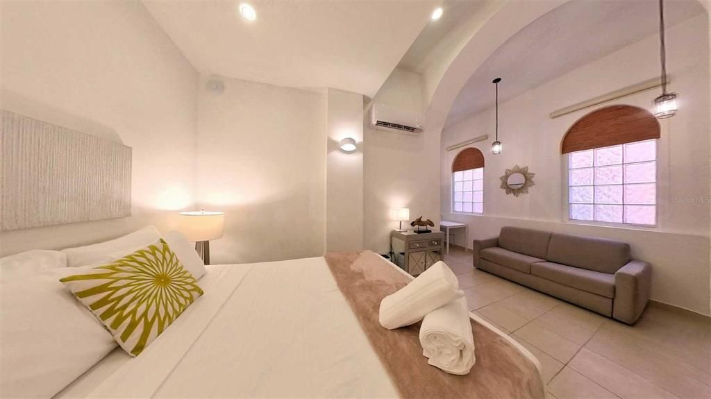 На продажу: $5,200,000 (5 спален, 8 ванн, 2500 Квадратных фут)