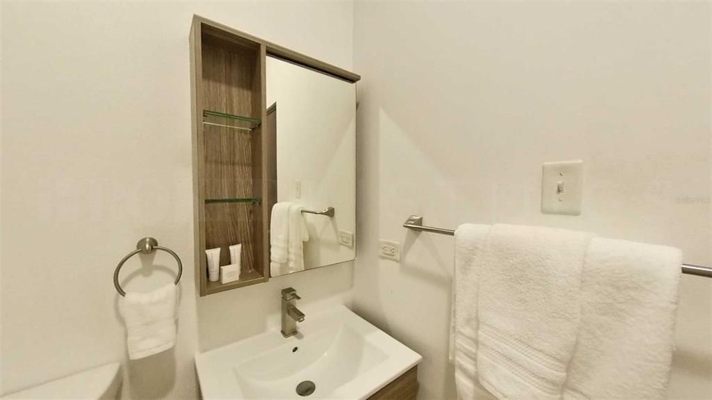 На продажу: $5,200,000 (5 спален, 8 ванн, 2500 Квадратных фут)