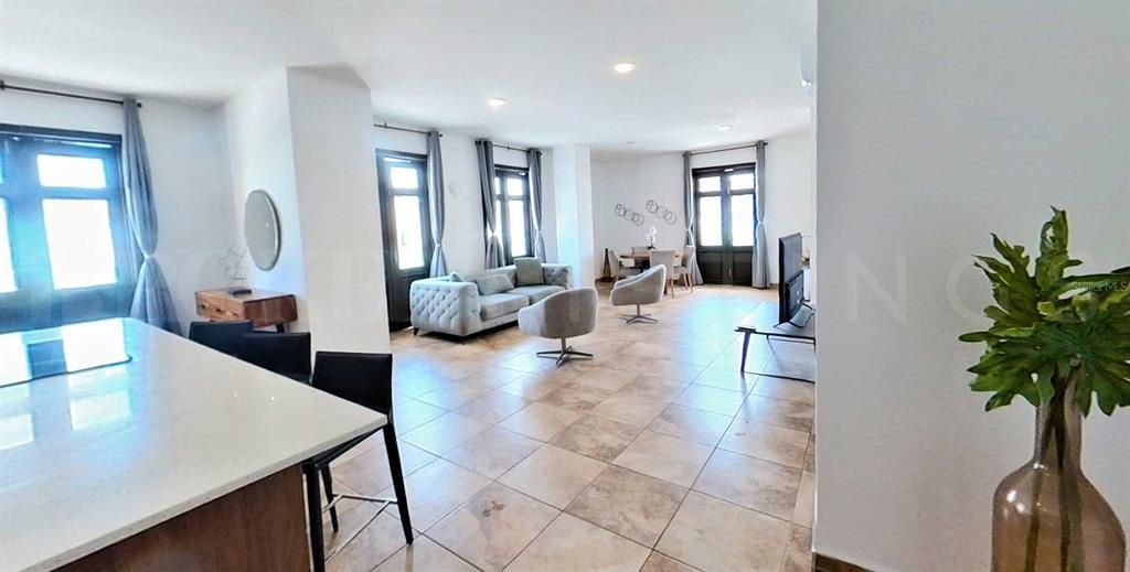 На продажу: $5,200,000 (5 спален, 8 ванн, 2500 Квадратных фут)