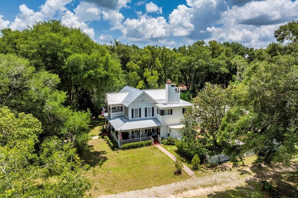 Vendido Recientemente: $985,000 (5 camas, 3 baños, 3204 Pies cuadrados)