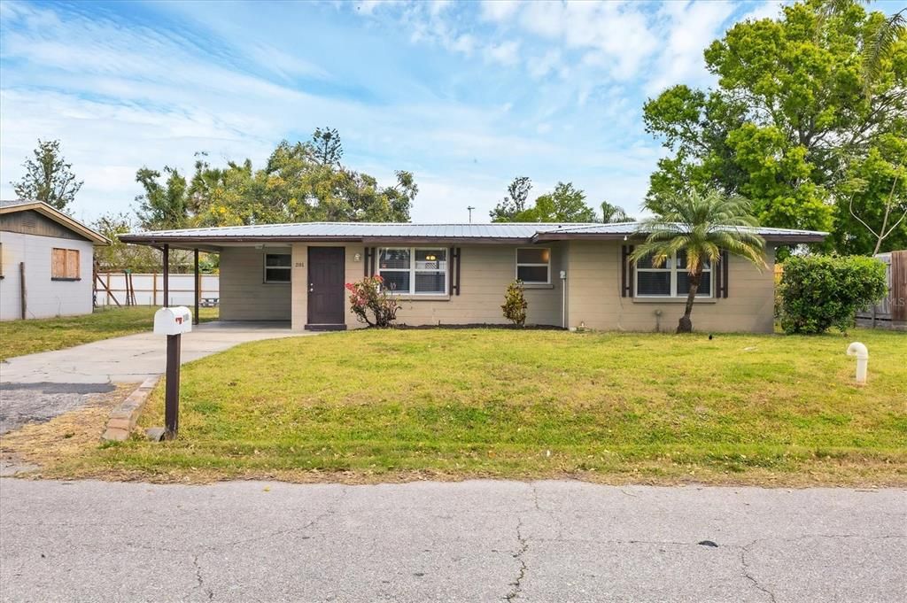 Recently Sold: $325,000 (2 beds, 1 baths, 993 Square Feet)