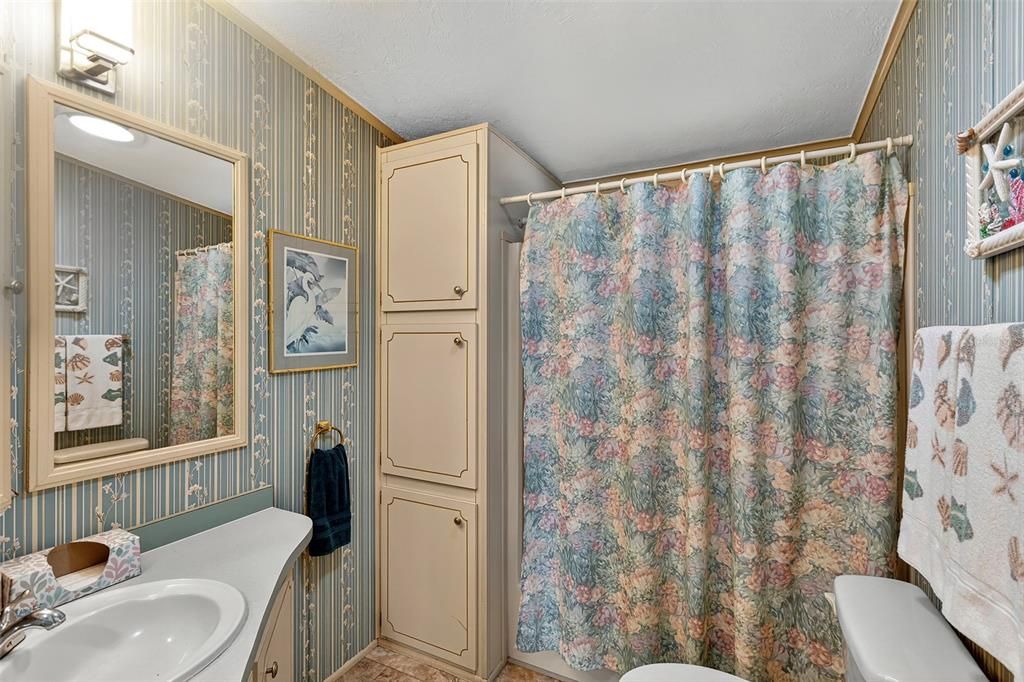 合同活跃: $132,500 (2 贝兹, 2 浴室, 1248 平方英尺)