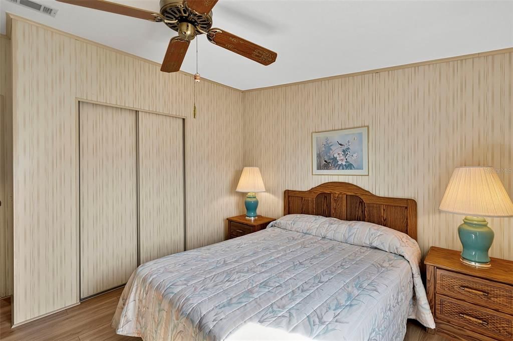 合同活跃: $132,500 (2 贝兹, 2 浴室, 1248 平方英尺)