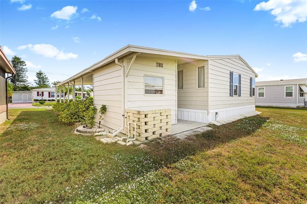 合同活跃: $132,500 (2 贝兹, 2 浴室, 1248 平方英尺)