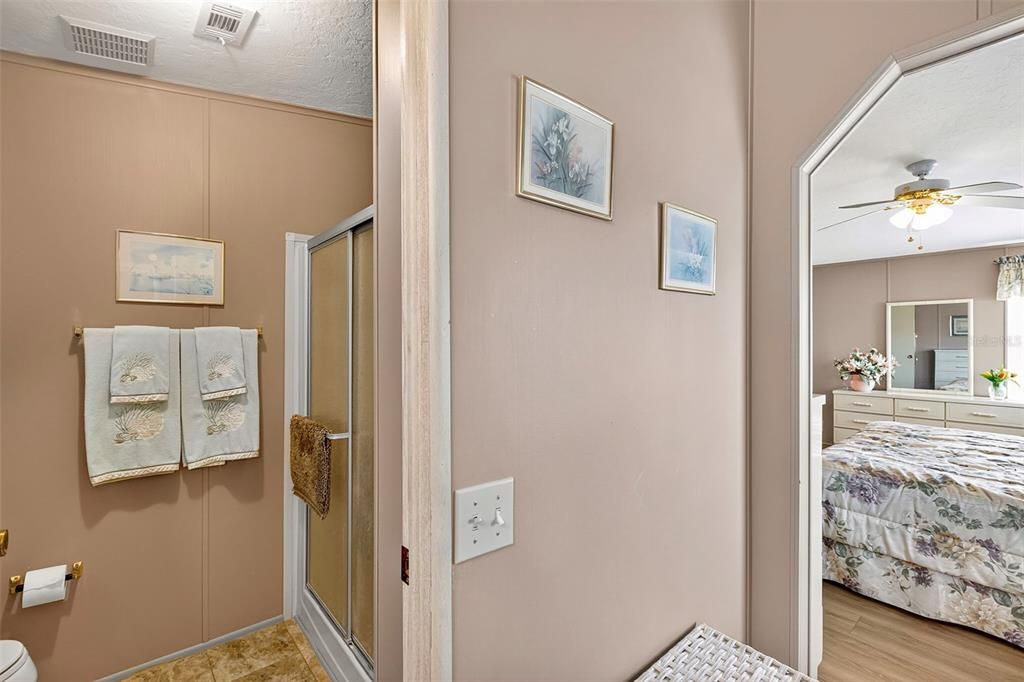 合同活跃: $132,500 (2 贝兹, 2 浴室, 1248 平方英尺)