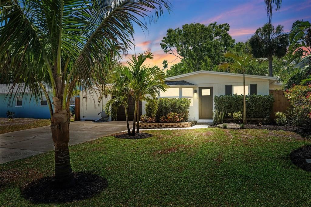 Recently Sold: $399,000 (2 beds, 1 baths, 1108 Square Feet)