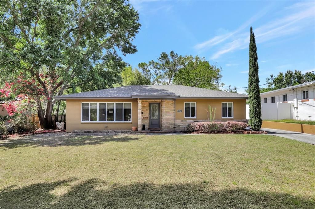 Recently Sold: $599,900 (2 beds, 2 baths, 1821 Square Feet)